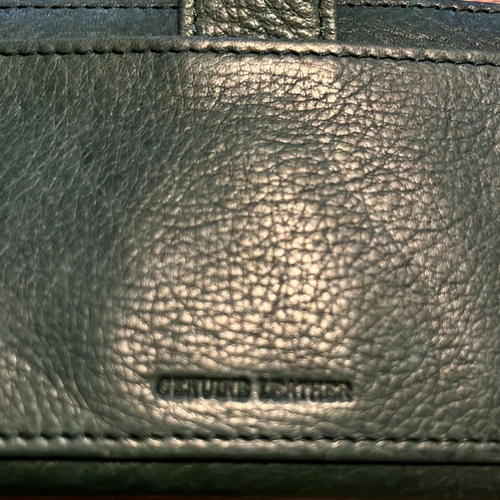 ROLFS New leather hunter green wallet. NEW - Picture 3 of 4